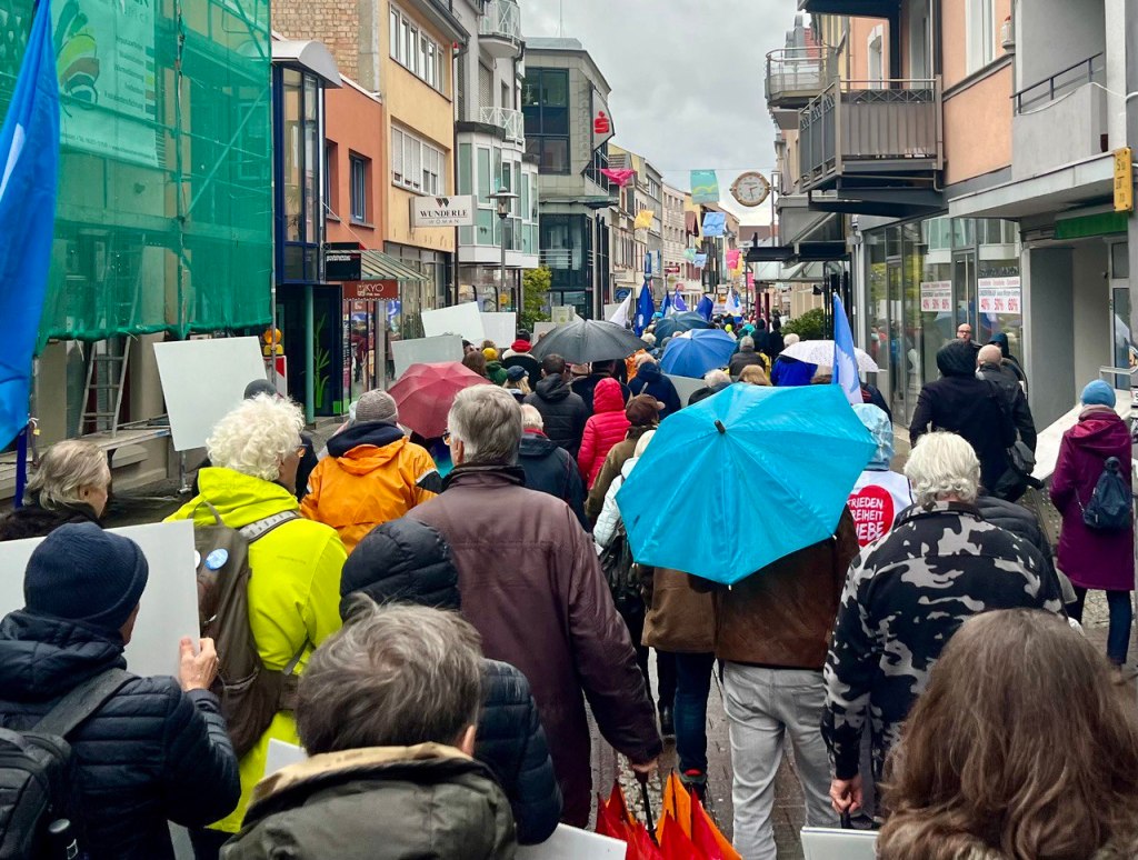 Ukraine-Krieg: Warum sind Medien & Politiker der Alt-Parteien so ruhig? Es müsste Freude ausbrechen. Und ein&nbsp;Erdbeben.